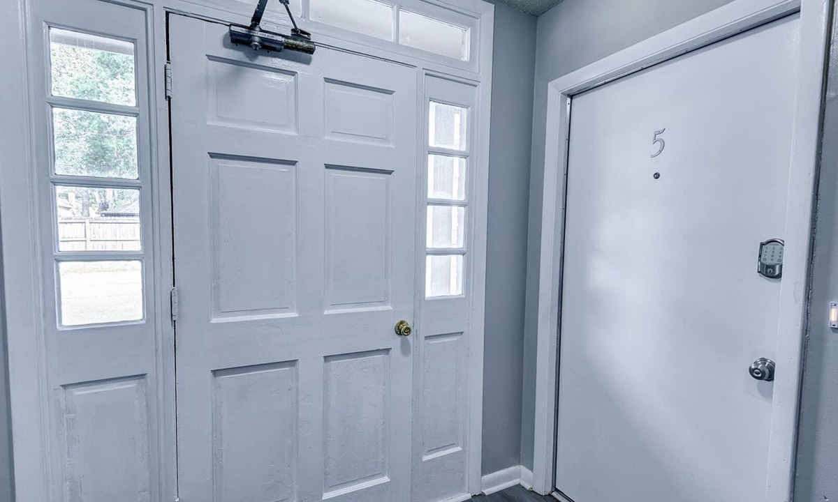 Hannon Park Condo | Great 2 and bedroom near downtown