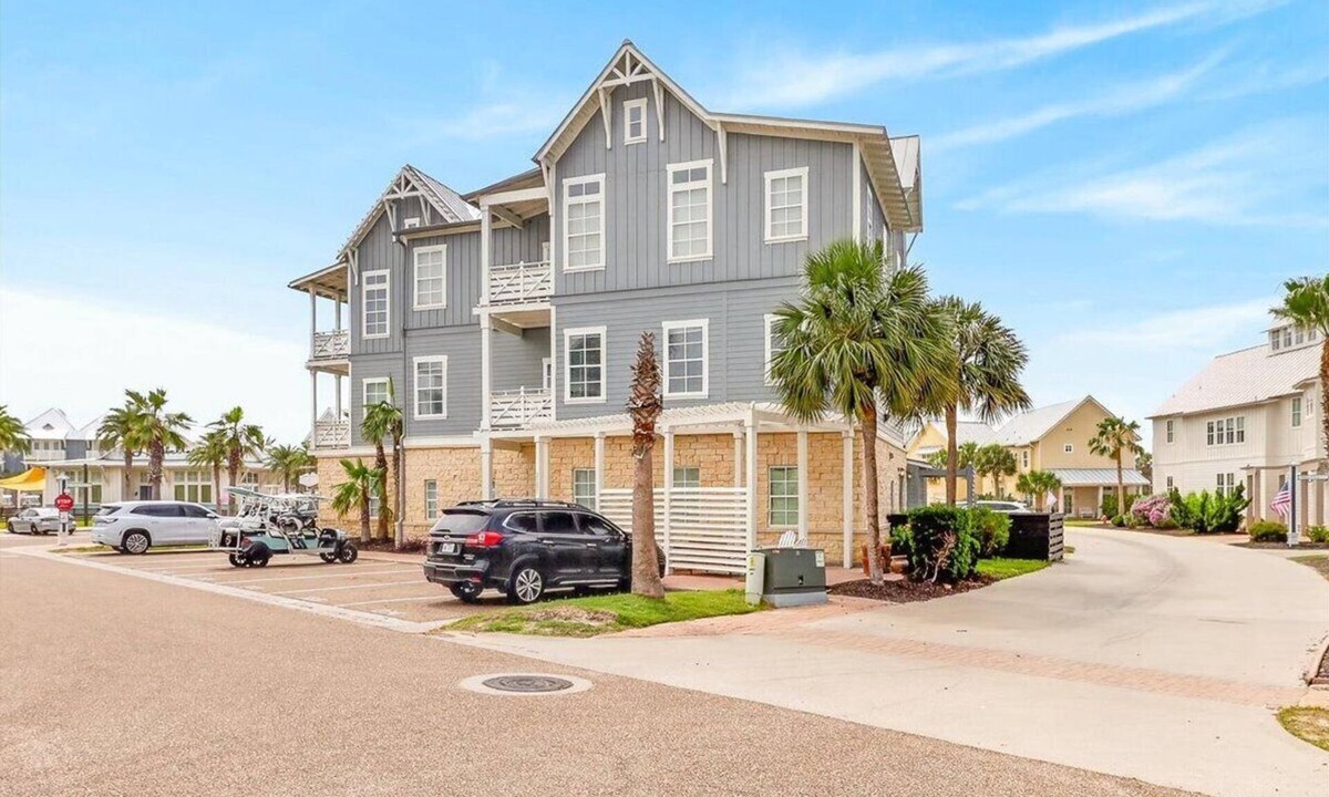 Cinnamon Shore Condo | Great 3-BR condo@Cinnamon Shore North w/Countless Resort-Like Amenities!