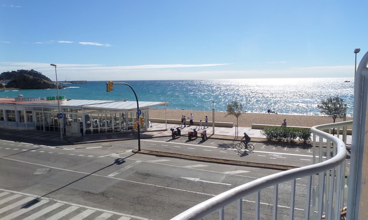 Blanes Apartment | GREAT APARTMENT IN SEA FRONT. BEST POSSIBLE LOCATION IN TOWN.