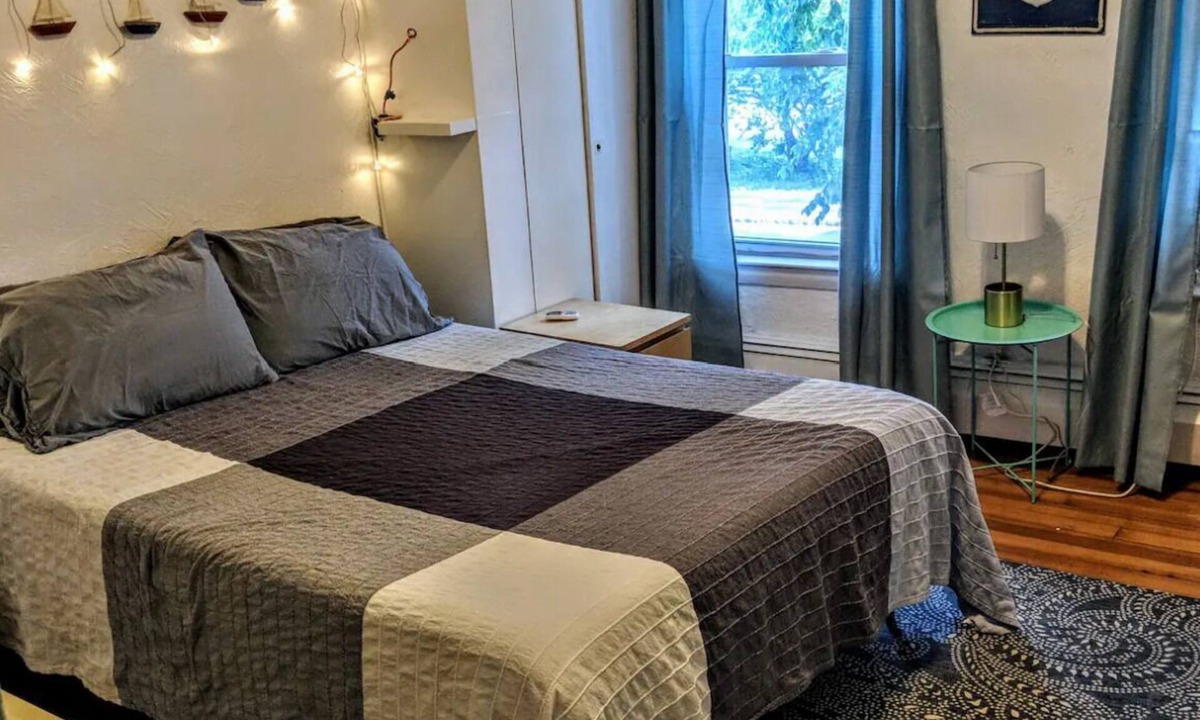 West Cambridge Apartment | Great Apartment on River/Harvard Square two blocksn