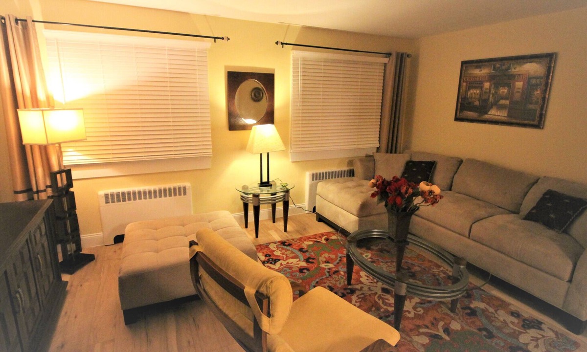 Cherry Hill Condo | Great Apt with park views
