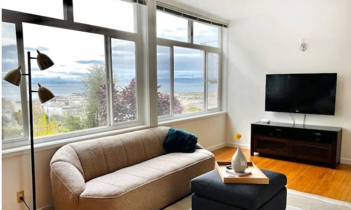 Russian Hill Apartment | Great Bay Views in Russian Hill