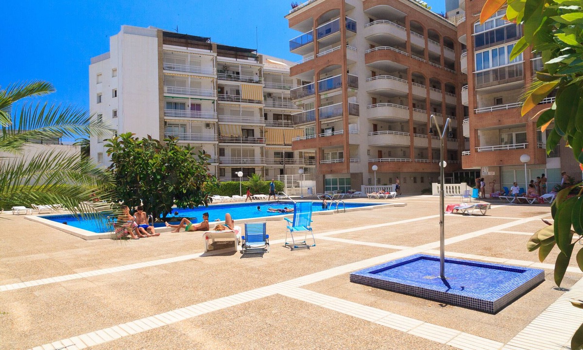 Salou City Centre Apartment | Great Beachfront Apartment · AirCon · Parking · Pool · CENTER I