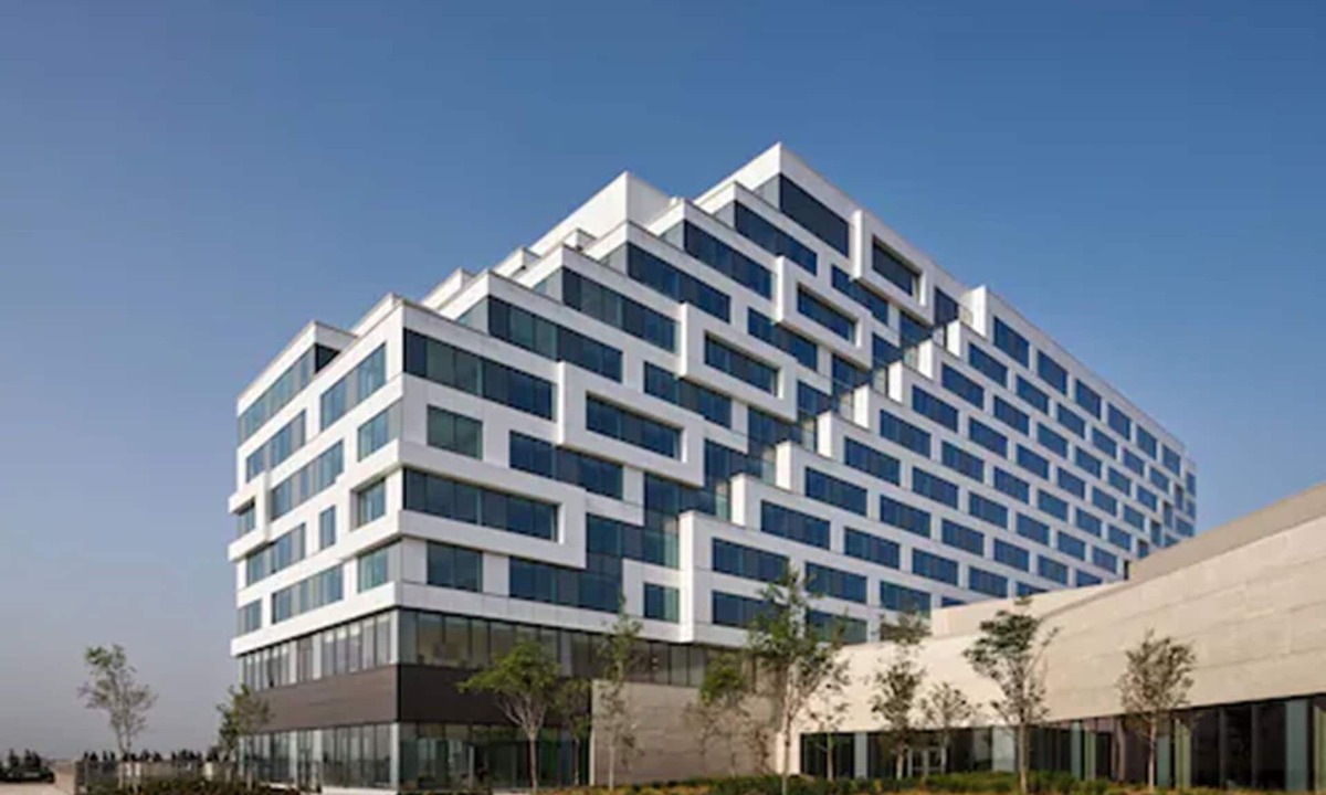 Mount Pleasant Hotel | Great Canadian Casino Resort Toronto