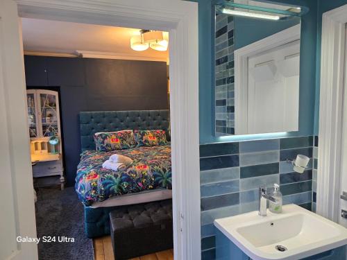 Arbury Apartment | Great Central self-contained flat