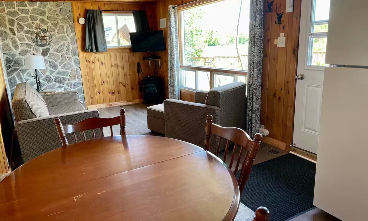 Alban Cabin | Great Escape Cabins: Cabin 3