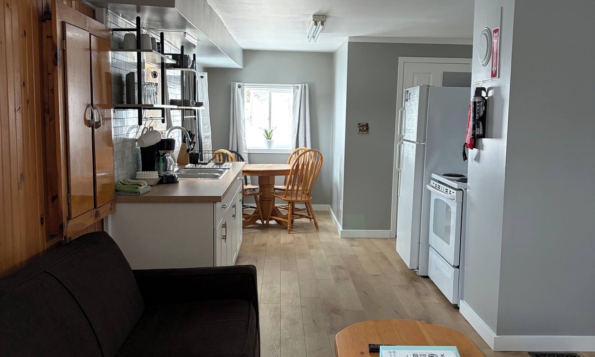 Alban Cabin | Great Escape Cabins: Cabin 1