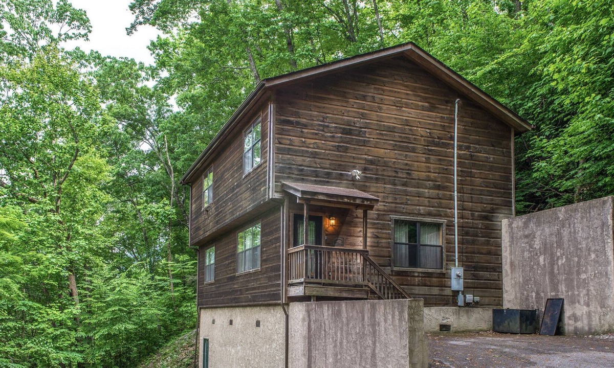Chalet Village Cabin | Great Expectations
