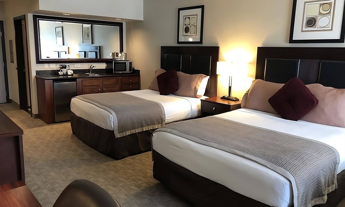 Killeen Hotel | GREAT FIND! 2 COMFY UNITS AND POOL.