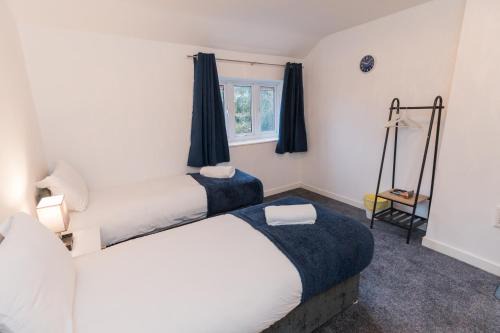 Wolverhampton Apartment | Great for Contractors - Free Parking