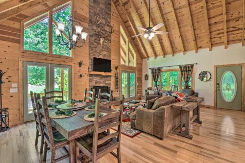 Hiawassee House | Great for Families! Lavish Hiawassee Cabin