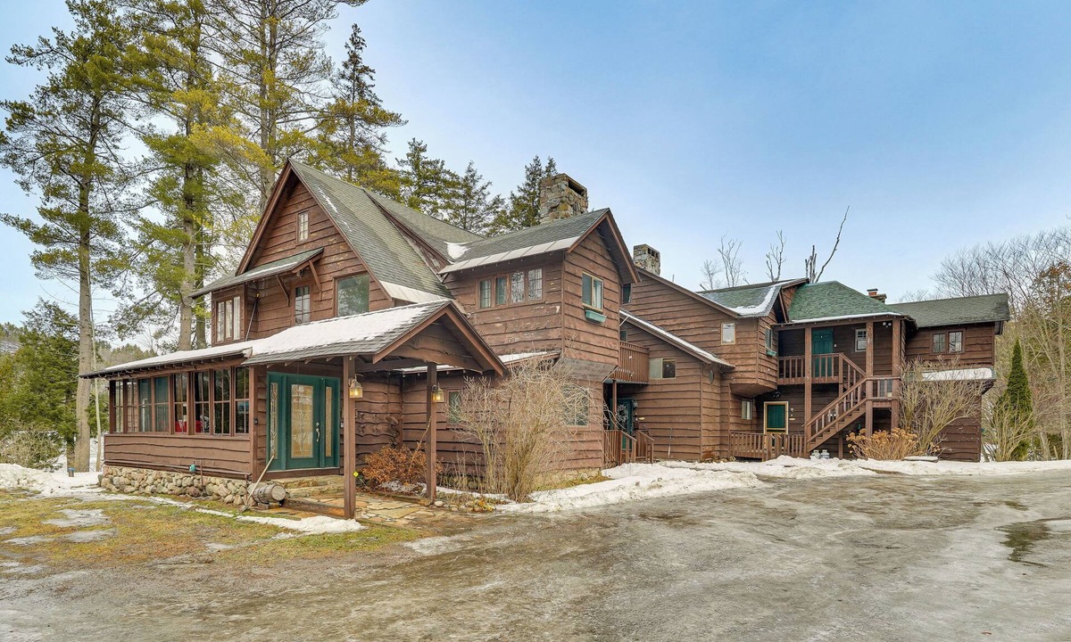 Ticonderoga Villa | Great for Gatherings! Lakefront Ticonderoga Villa