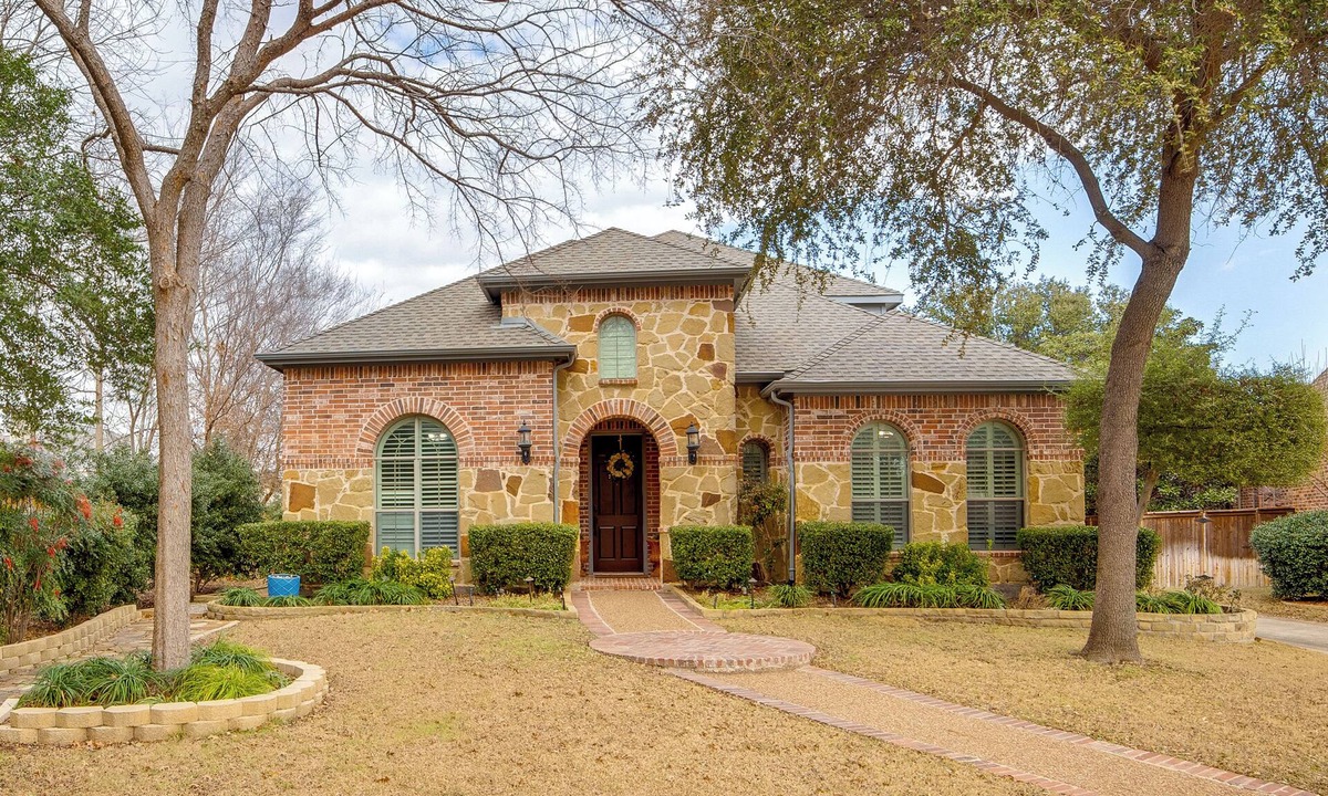 Allen House | Great for Gatherings! Stylish Allen Home w/Patio