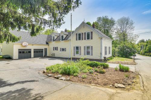 Dryden House | Great for Groups! Spacious Wilton Getaway with Deck