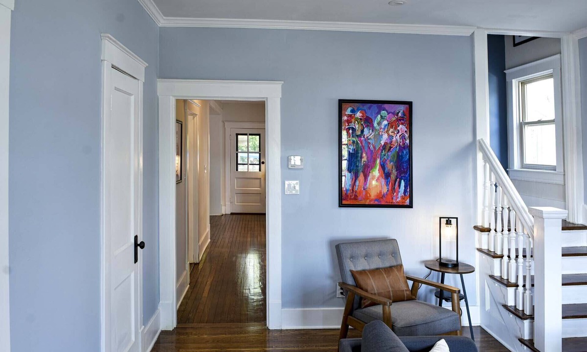 Rockcreek Lexington Road House | Great for large groups-The best location-Only steps from 6 bars & 40 restaurants
