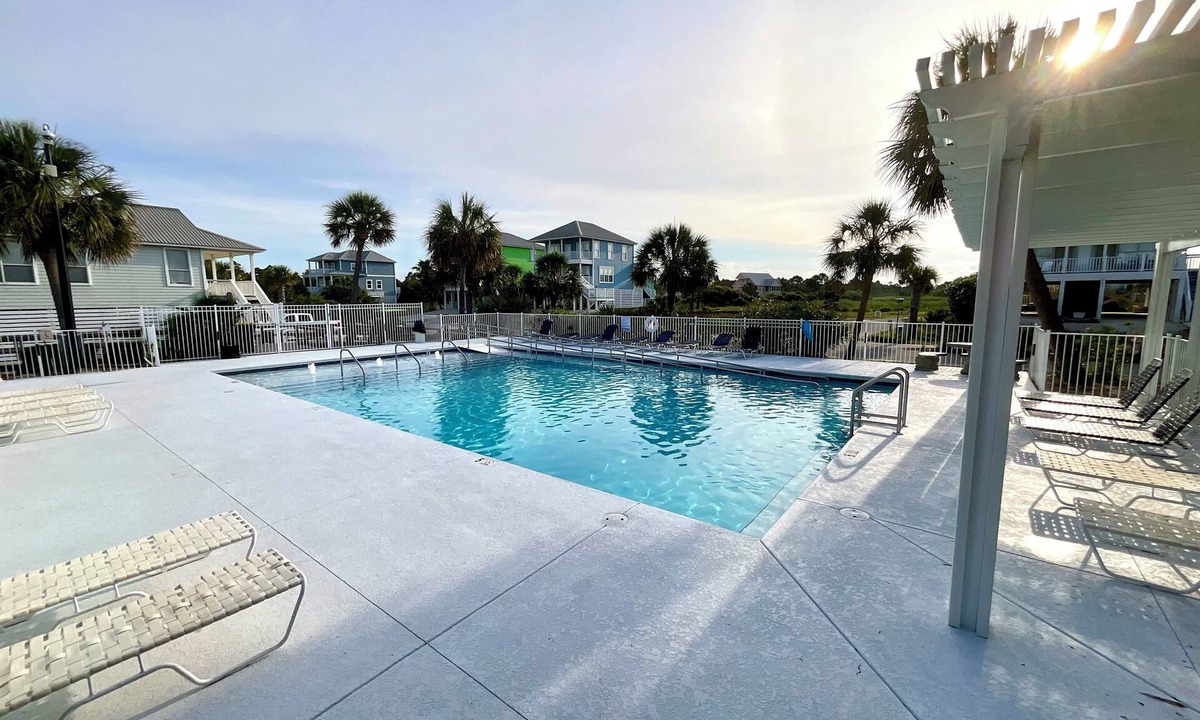 Morgantown House | Great Gulf Views & Pools/Pickleball