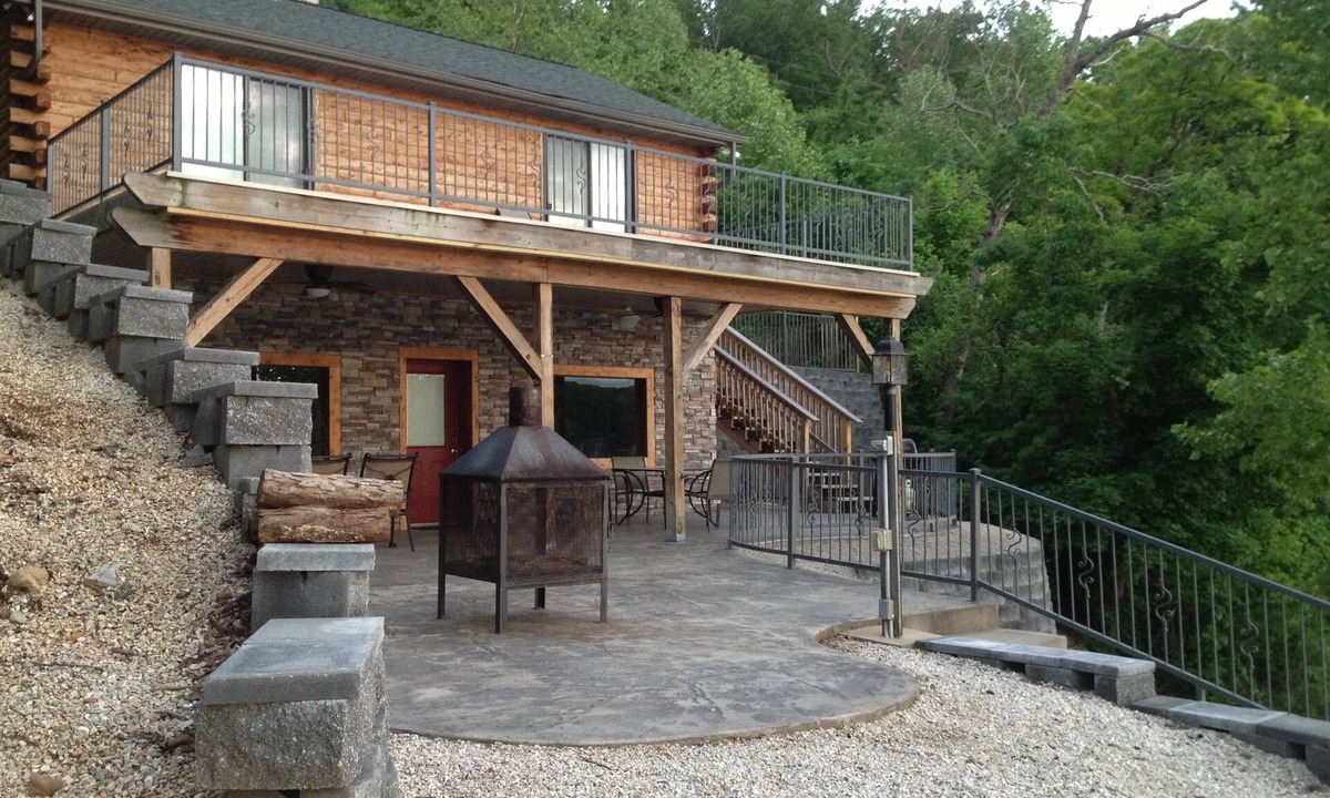 Roach House | Great lakefront Log Home