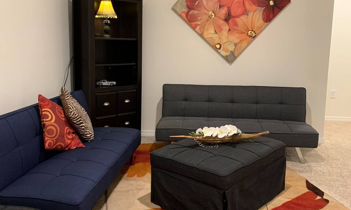 Airport North House | Great living space on second floor, within a Resort