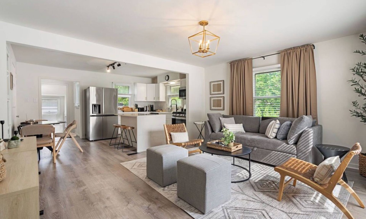 Westmont House | Great Location! Beautiful Home Near Downtown Westmont