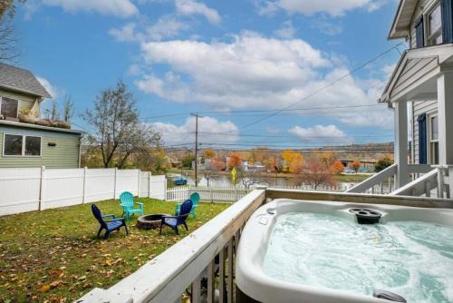 Ithaca House | Great Location! Colleges! Hiking! Ithaca Commons!