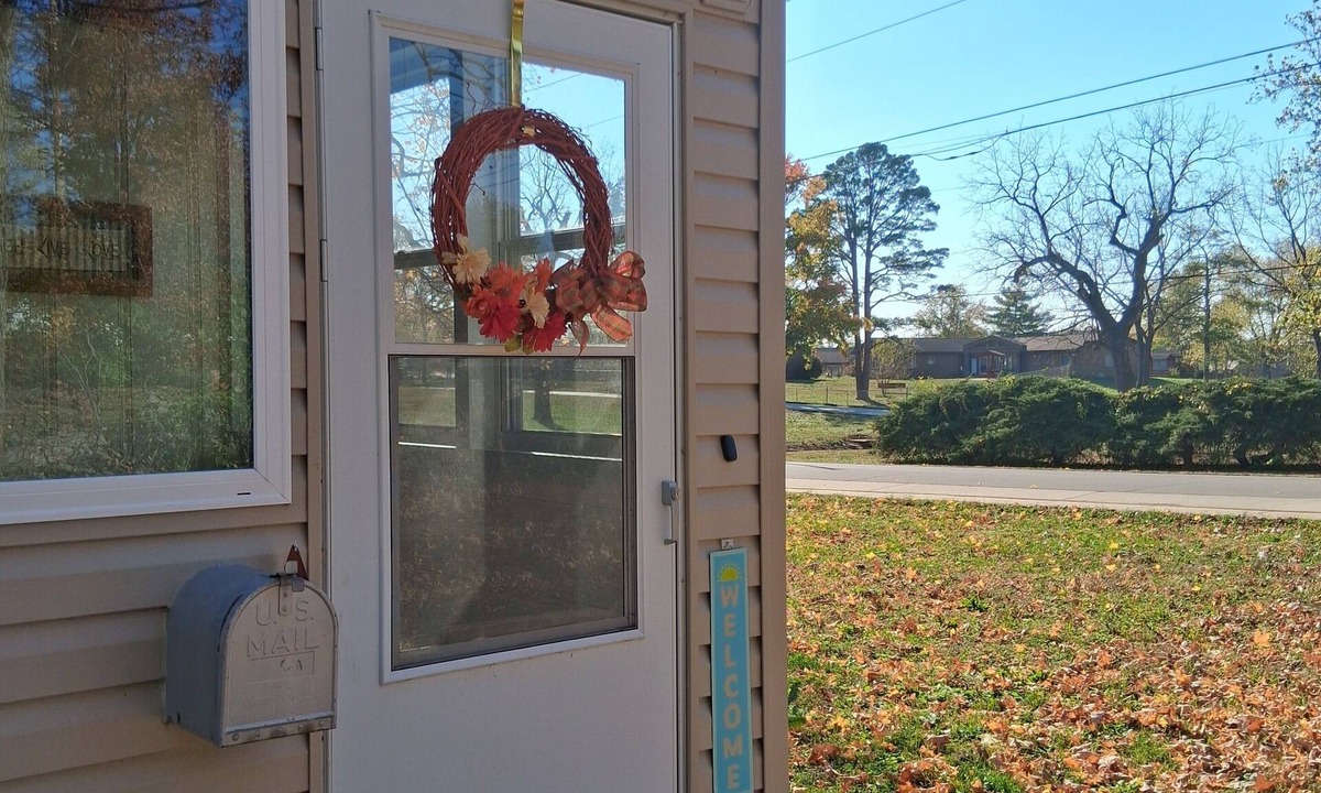 Farmington House | Great Location! Cozy 2 Bedroom-Close to Parks and Attractions, Great Sunsets!