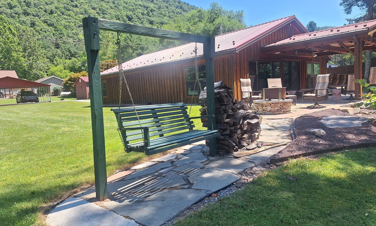 Jersey Mills House | Great location directly on Big Pine Creek with trail access