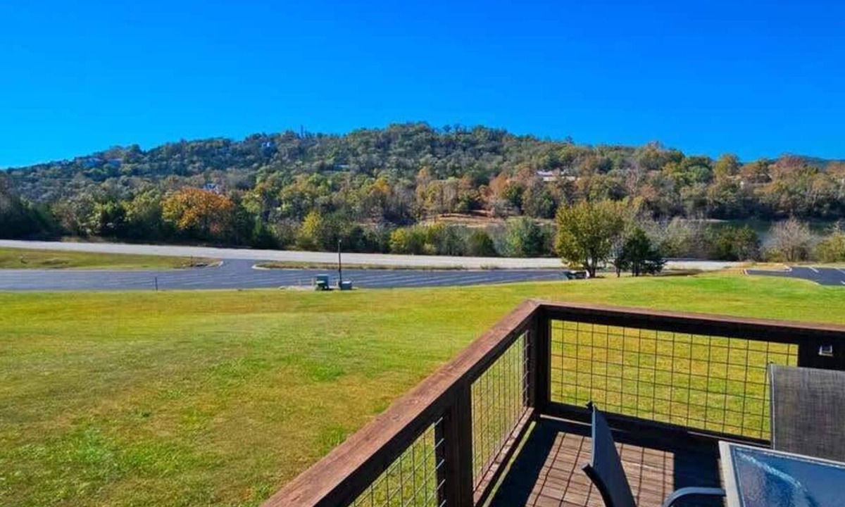 Holiday Island House | Great location for exploring Northwest Arkansas!