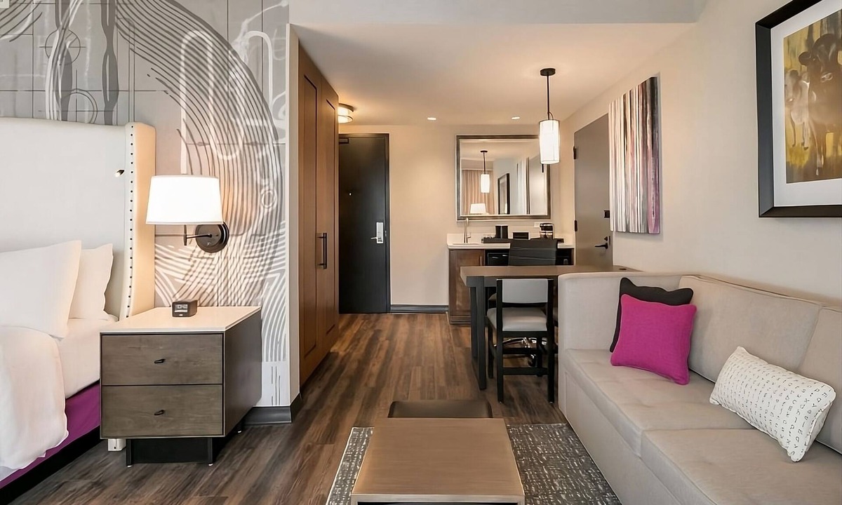 Berkeley Heights Hotel | Great Location! 4 Comfortable Units, Indoor Pool, Free Breakfast, Parking!