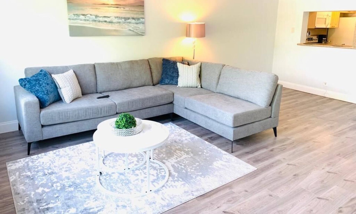 Harbor Beach Apartment | Great Location! Apt. By Harbor Beach area