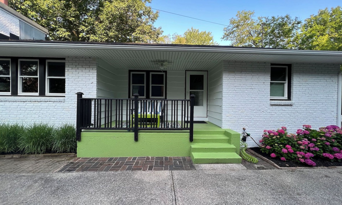 South Haven House | Great Location.Walk to beach and Downtown