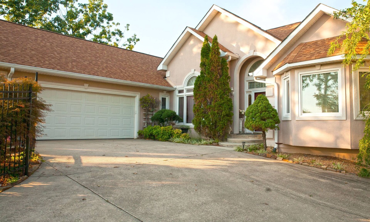 Cleveland House | Great Mountain View!