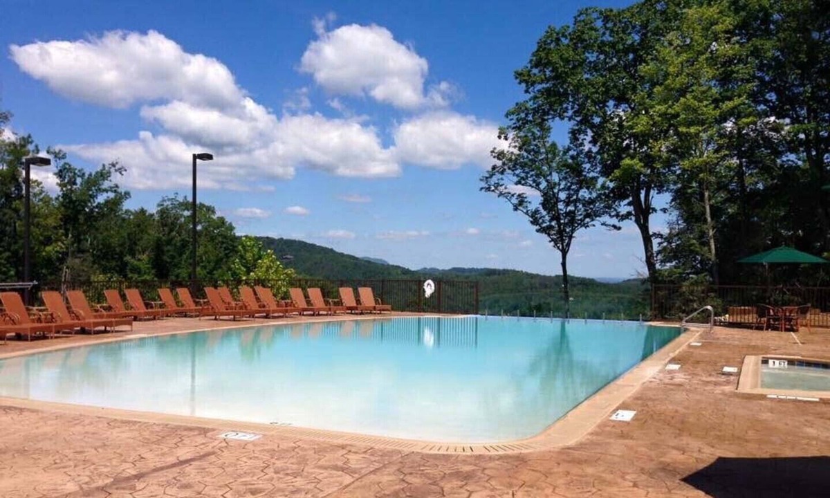 Chalet Village North Villa | Great Mountian Resort