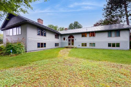 Woodstock House | Great Pond Retreat