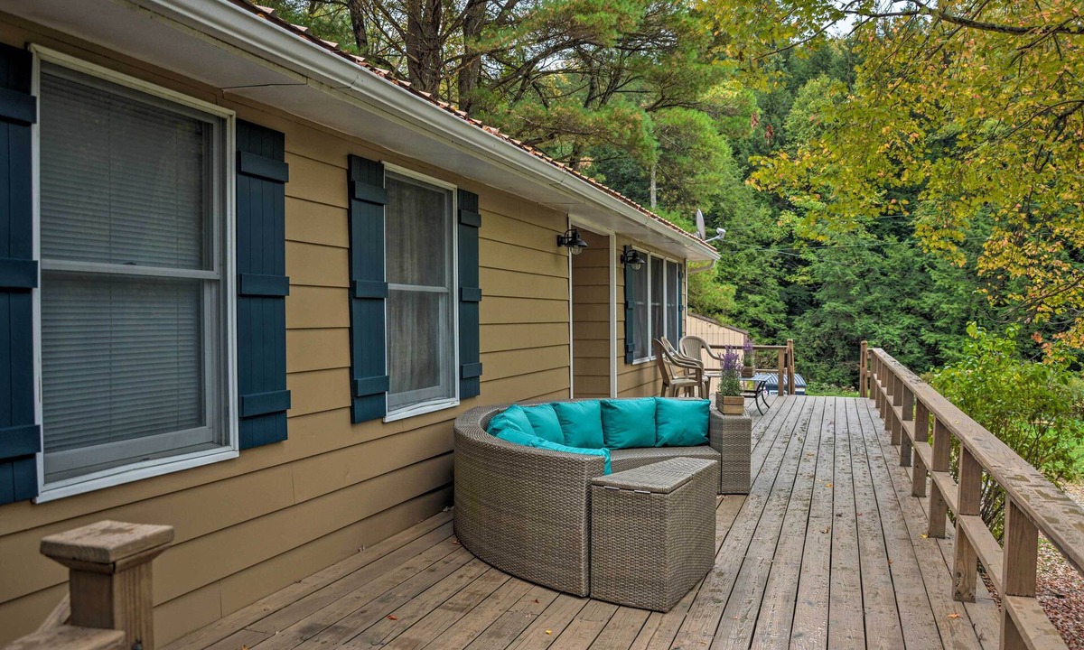 Great Valley Cottage | Great Valley Home w/On-site Pond, 7 Mi to Skiing!