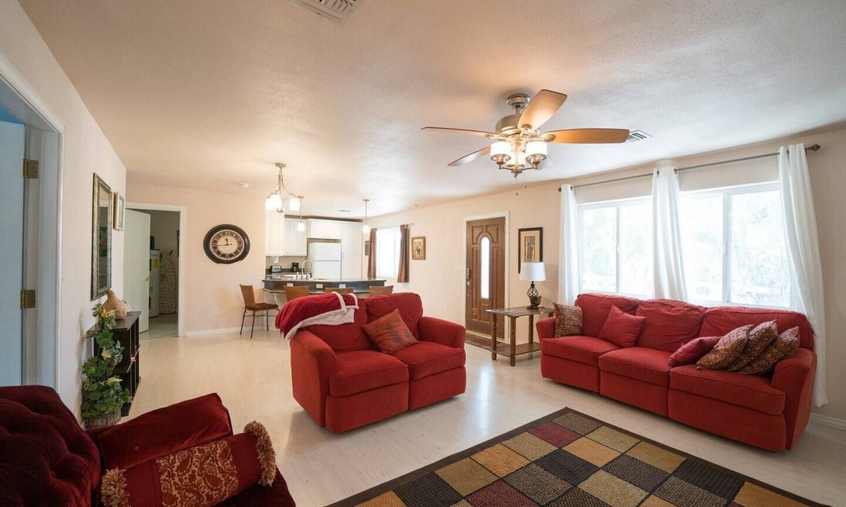 Safford House | Great Value Cozy cottage near EAC ~ Gila Valley