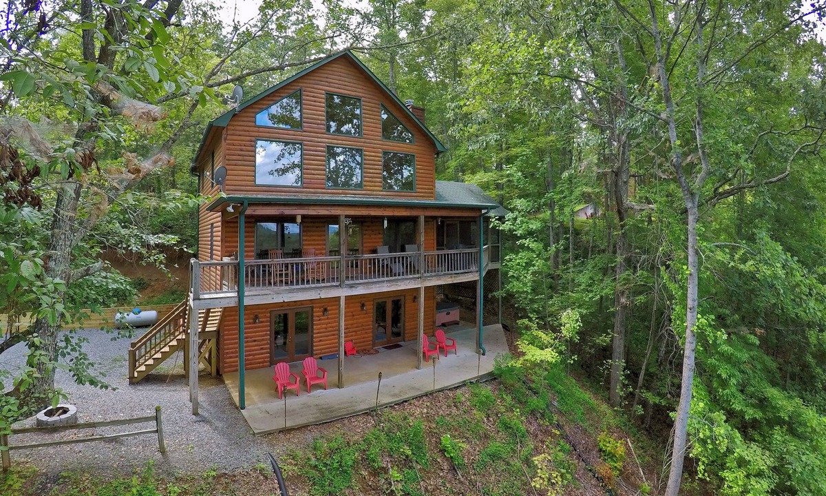 My Mountain Cabin | Great View, Arcade Games, Pool Table, Hot Tub