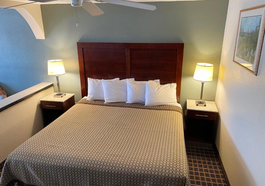 Carlsbad Hotel | Great Western Inn & Suites