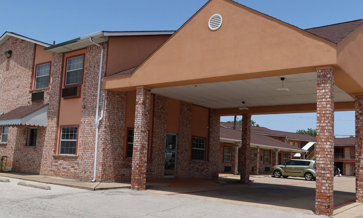 Sansom Park Hotel | GREAT WESTERN INN