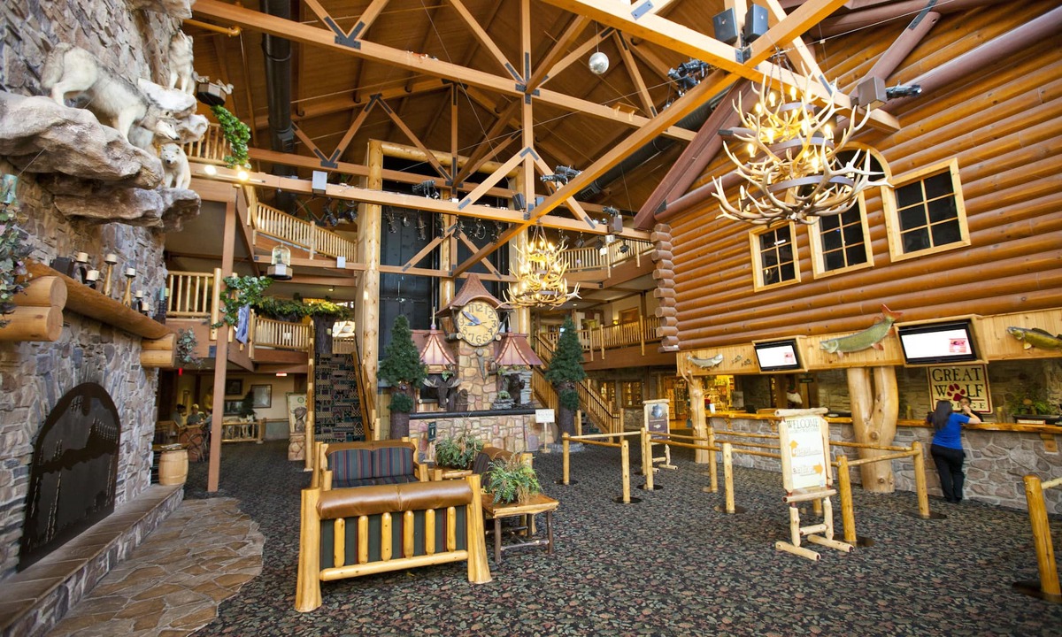 I-435 West KC-KS Resort | Great Wolf Lodge Kansas City