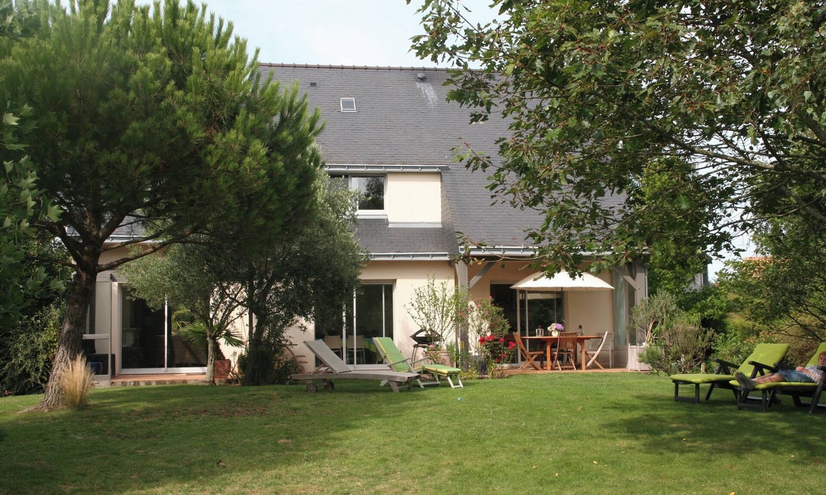 Saint-Marc-sur-Mer House | Green by the sea