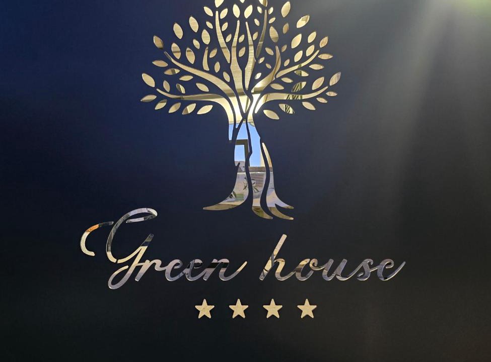 Marina Ski Chalet | Green house