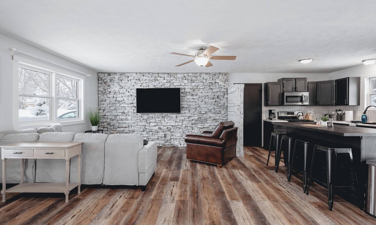 Grawn House | Green Lawn