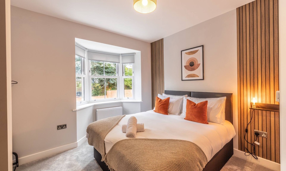Coventry House | Green Park House | Private Parking and Garden