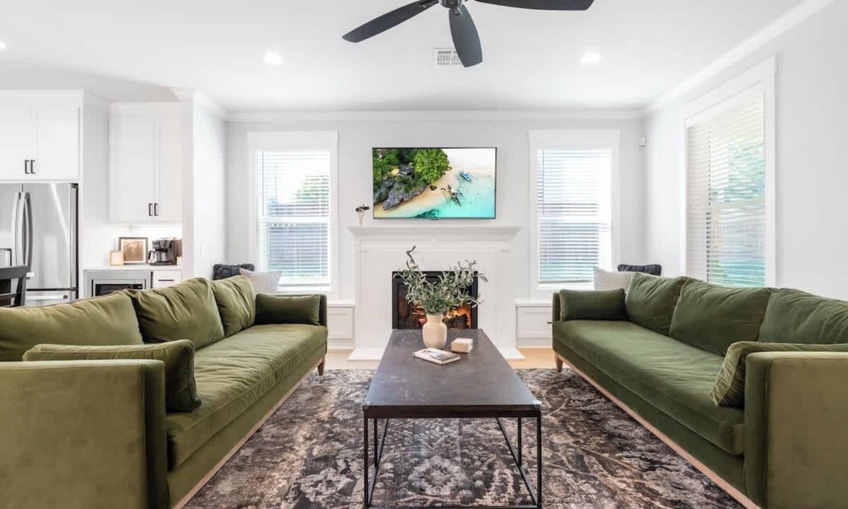 Waco House | Green Retreat on Proctor - 3.5 Bathrooms
