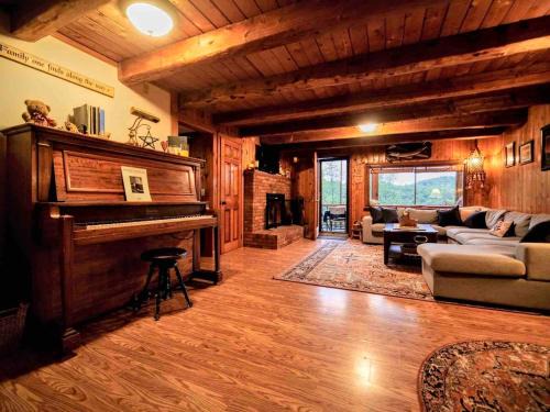 Hyde Park House | Green River Reservoir State Park Log Home