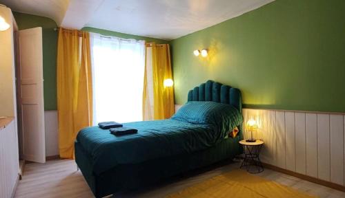 Pont-d'Ouilly Apartment | Green Summer