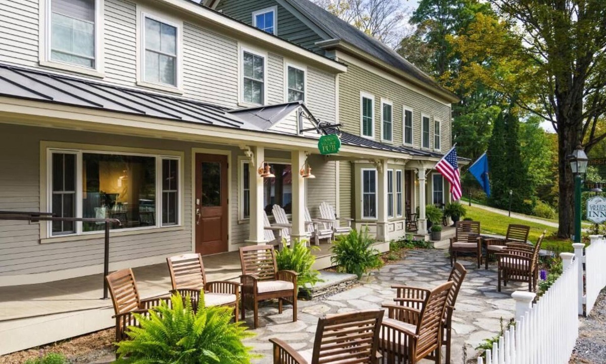 Brookfield Hotel | Green Trails Inn