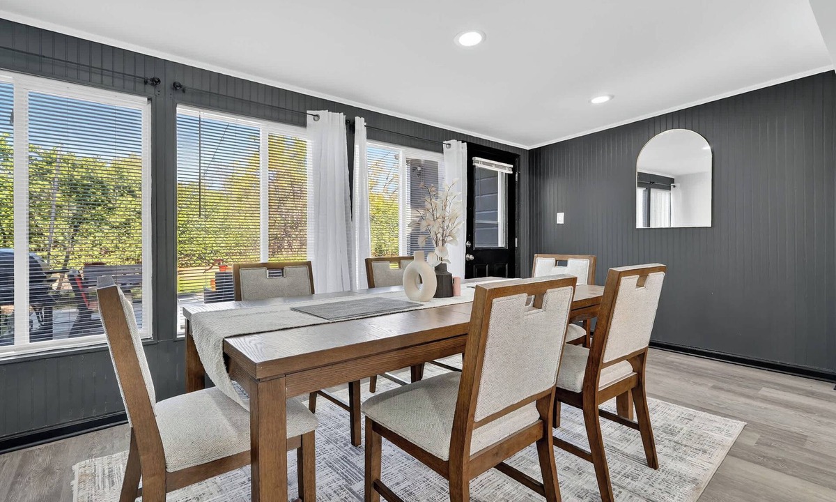 Waukegan House | Greenbay Paradise-Navy 3 Mile Private Huge outdoor
