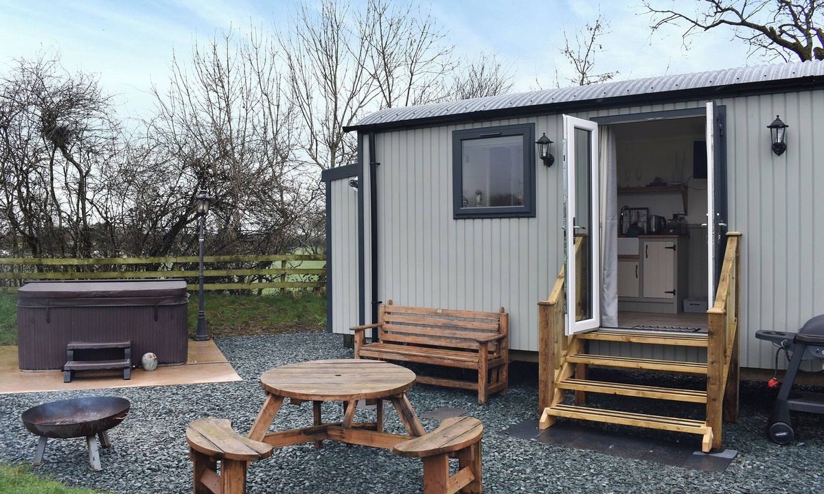 Gilcrux Cottage | Greengill Farm Shepherds Hut- UKC3632