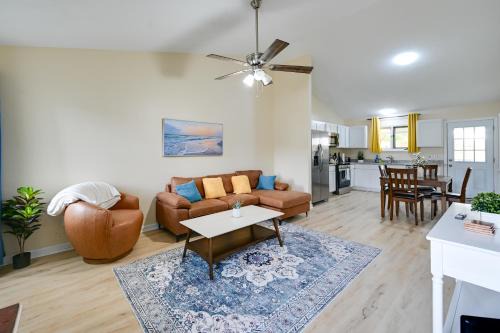 Greenville House | Greenville Getaway: Close to Campus + Stadium!